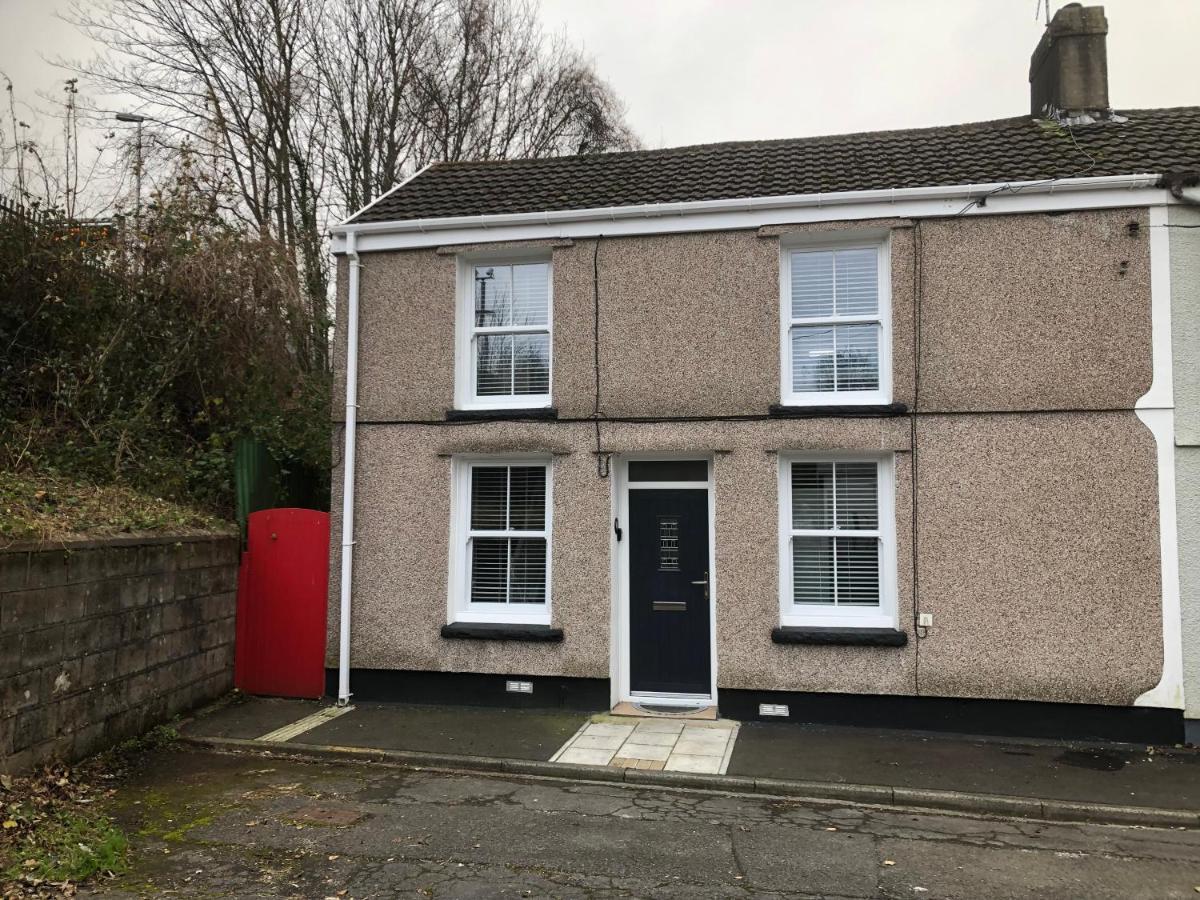 Rj S House Apartment Merthyr Tydfil Exterior photo