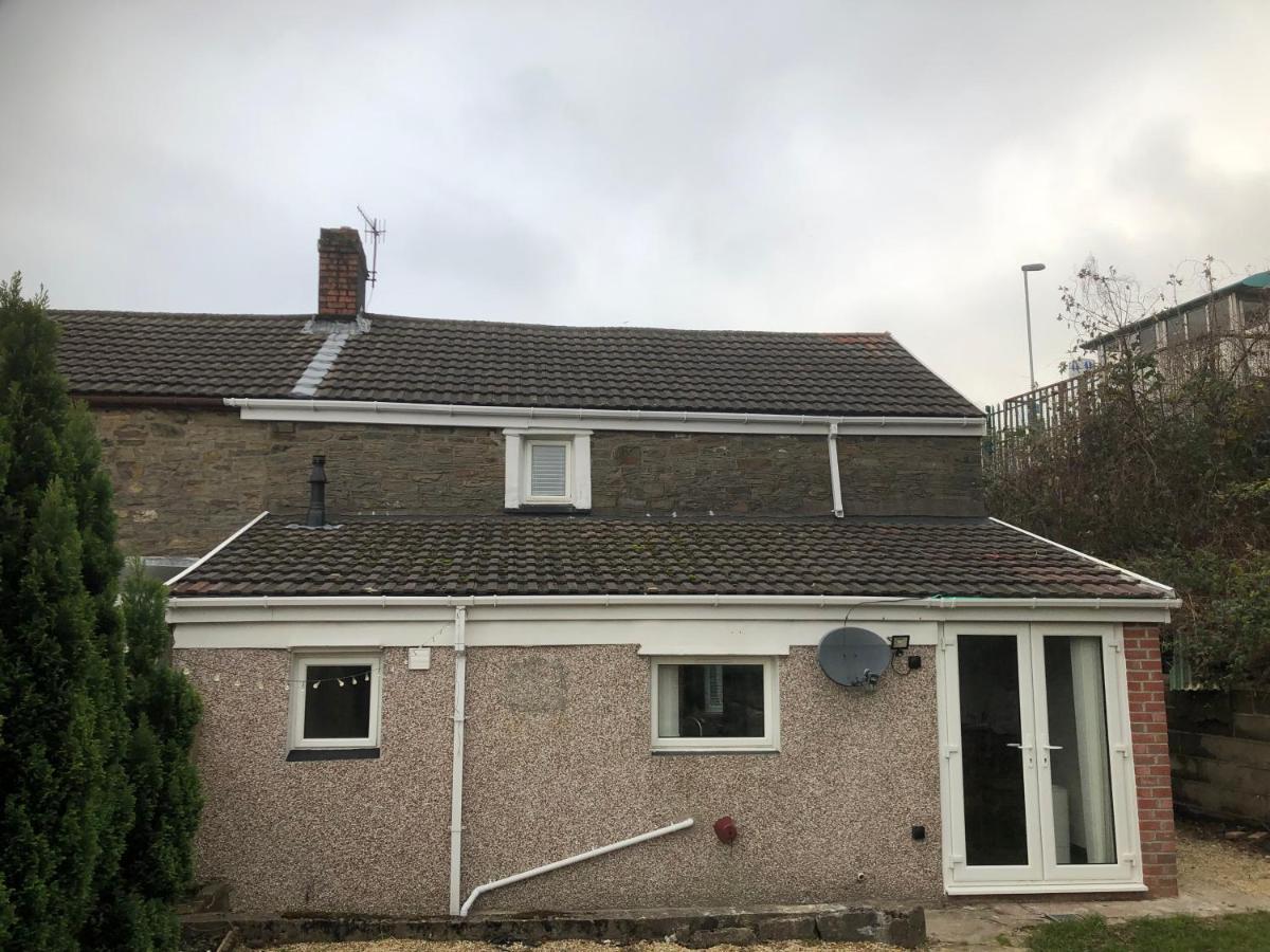 Rj S House Apartment Merthyr Tydfil Exterior photo